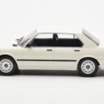BMW M535i E28 Weiss Norev 1:18 - image 3 of 6