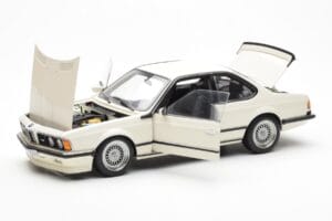 BMW M635 CSi E24 Weiss Dealer Edition AUTOart 1:18 80430145829 Metall – Bild 2 von 8