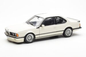 BMW M635 CSi E24 Weiss Dealer Edition AUTOart 1:18