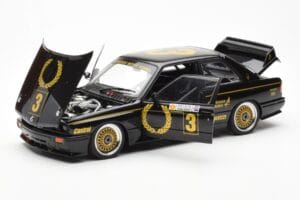 BMW M3 E30 #3 J. Richards Austrian Airlines ATCC 1987 AUTOart 1:18 88745 Metall – Bild 2 von 8