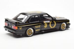 BMW M3 E30 #3 J. Richards Austrian Airlines ATCC 1987 AUTOart 1:18 88745 Metall – Bild 3 von 8
