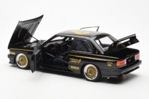 BMW M3 E30 #3 J. Richards Austrian Airlines ATCC 1987 AUTOart 1:18 88745 Metall – Bild 5 von 8