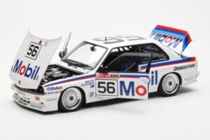 BMW M3 E30 #56 P. Brock / J. Richards Mobil Bathurst 1000 1988 AUTOart 1:18 88847 Metall – Bild 2 von 9