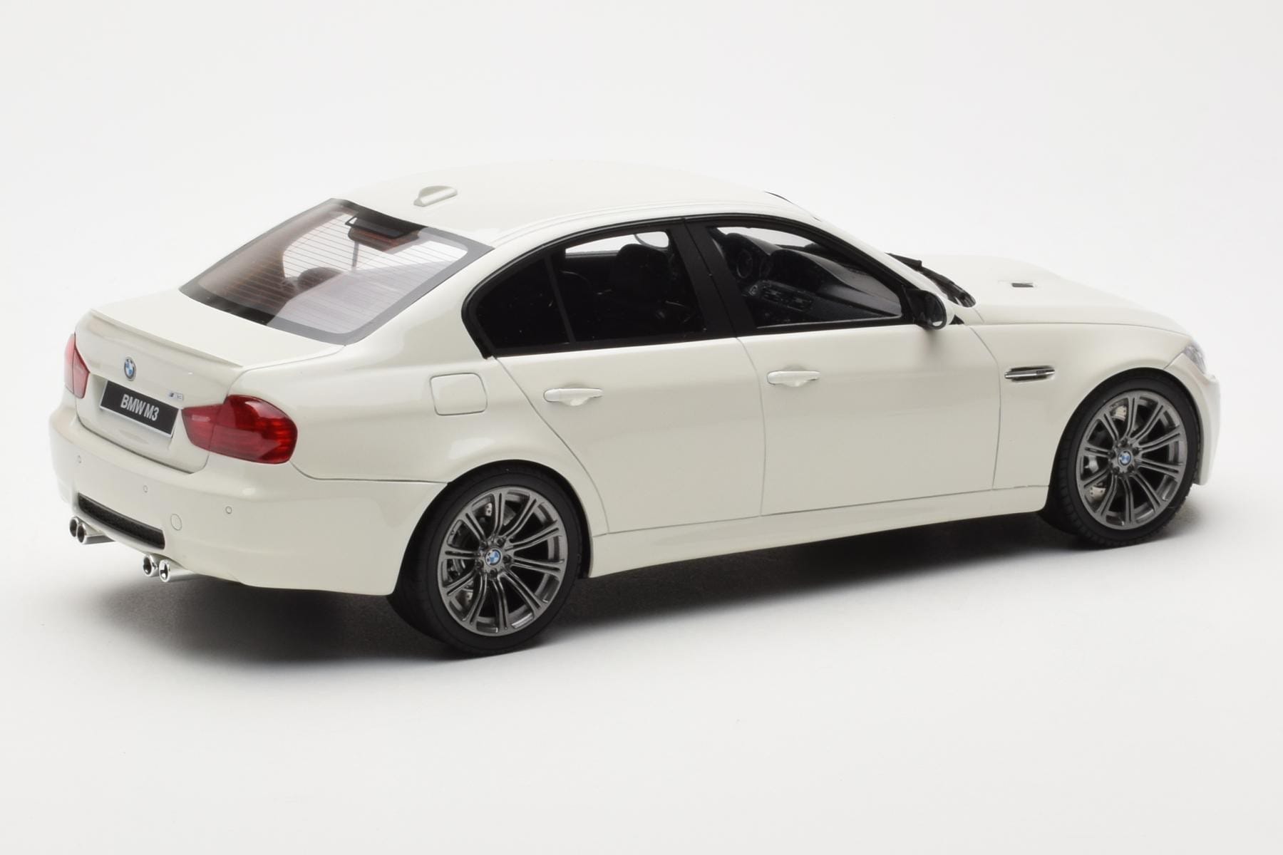 BMW M3 E90 Limousine Weiss GT Spirit 1:18 GT053 Resin – Bild 2 von 6