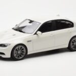 BMW M3 E90 Limousine Weiss GT Spirit 1:18