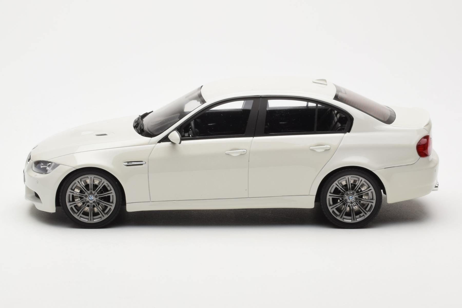 BMW M3 E90 Limousine Weiss GT Spirit 1:18 GT053 Resin – Bild 3 von 6