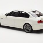 BMW M3 E90 Limousine Weiss GT Spirit 1:18 - image 5 of 6