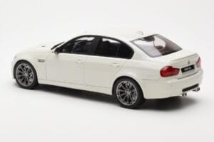 BMW M3 E90 Limousine Weiss GT Spirit 1:18 GT053 Resin – Bild 5 von 6
