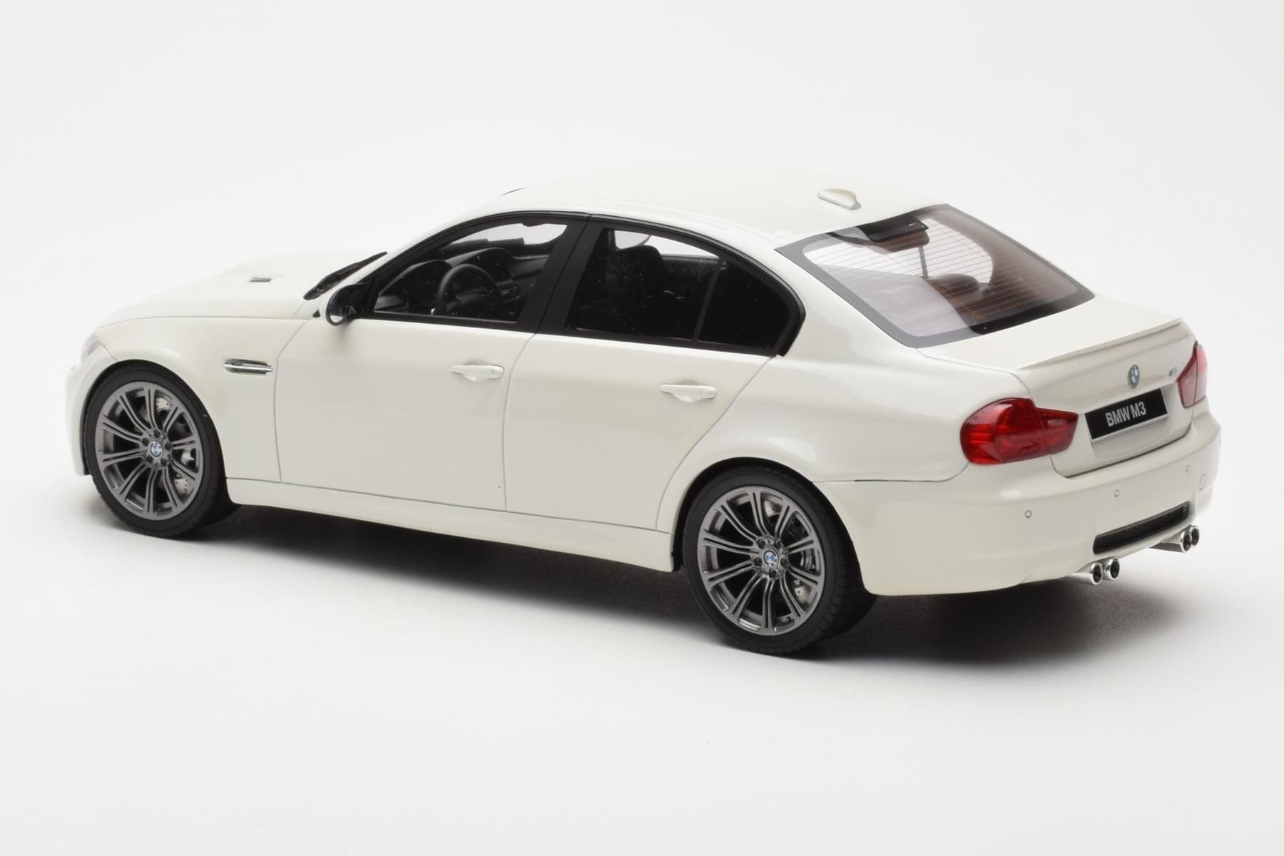 BMW M3 E90 Limousine Weiss GT Spirit 1:18 GT053 Resin – Bild 5 von 6