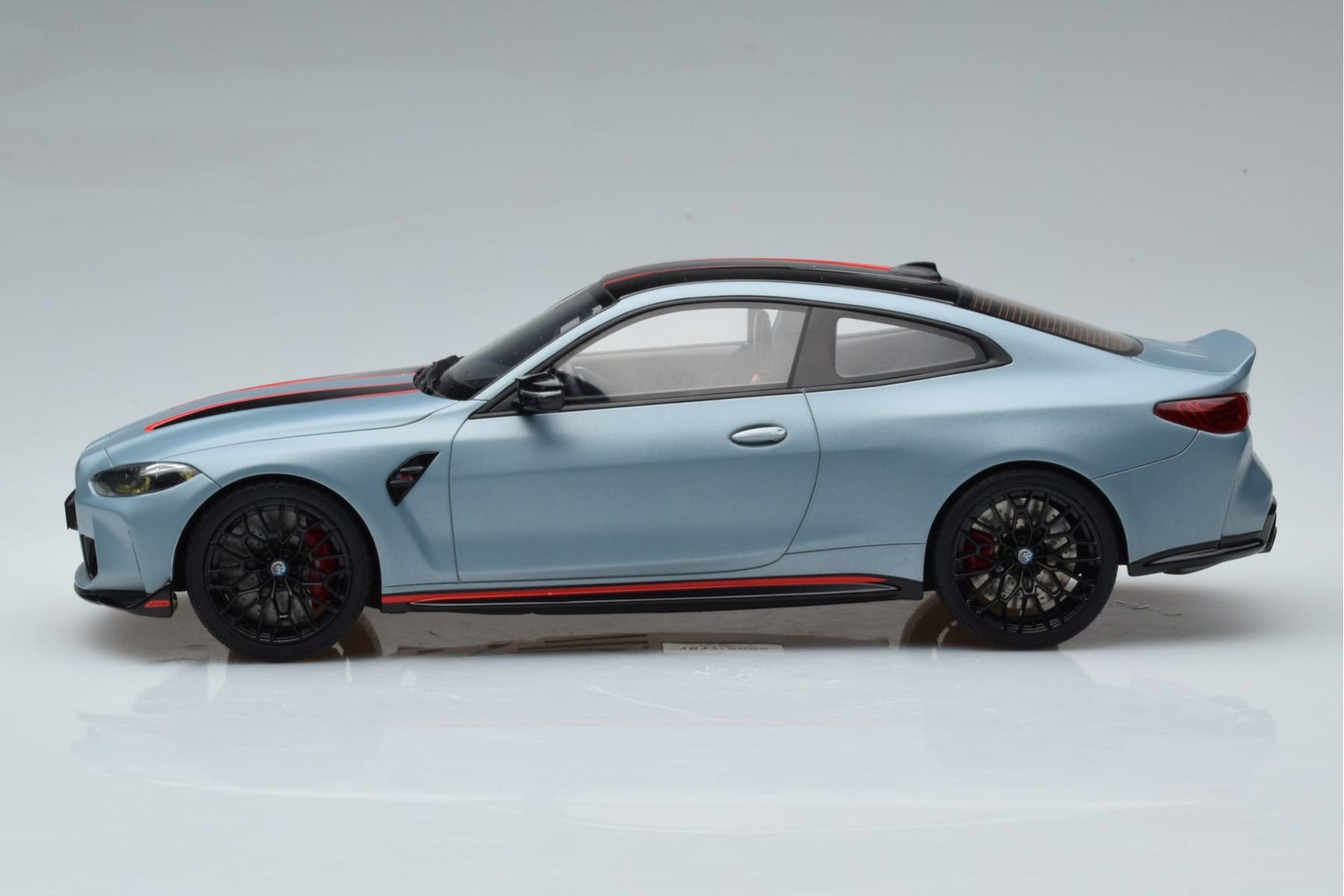 BMW M4 CSL G82 Grau GT Spirit 1:18 GT427 Resin – Bild 3 von 8