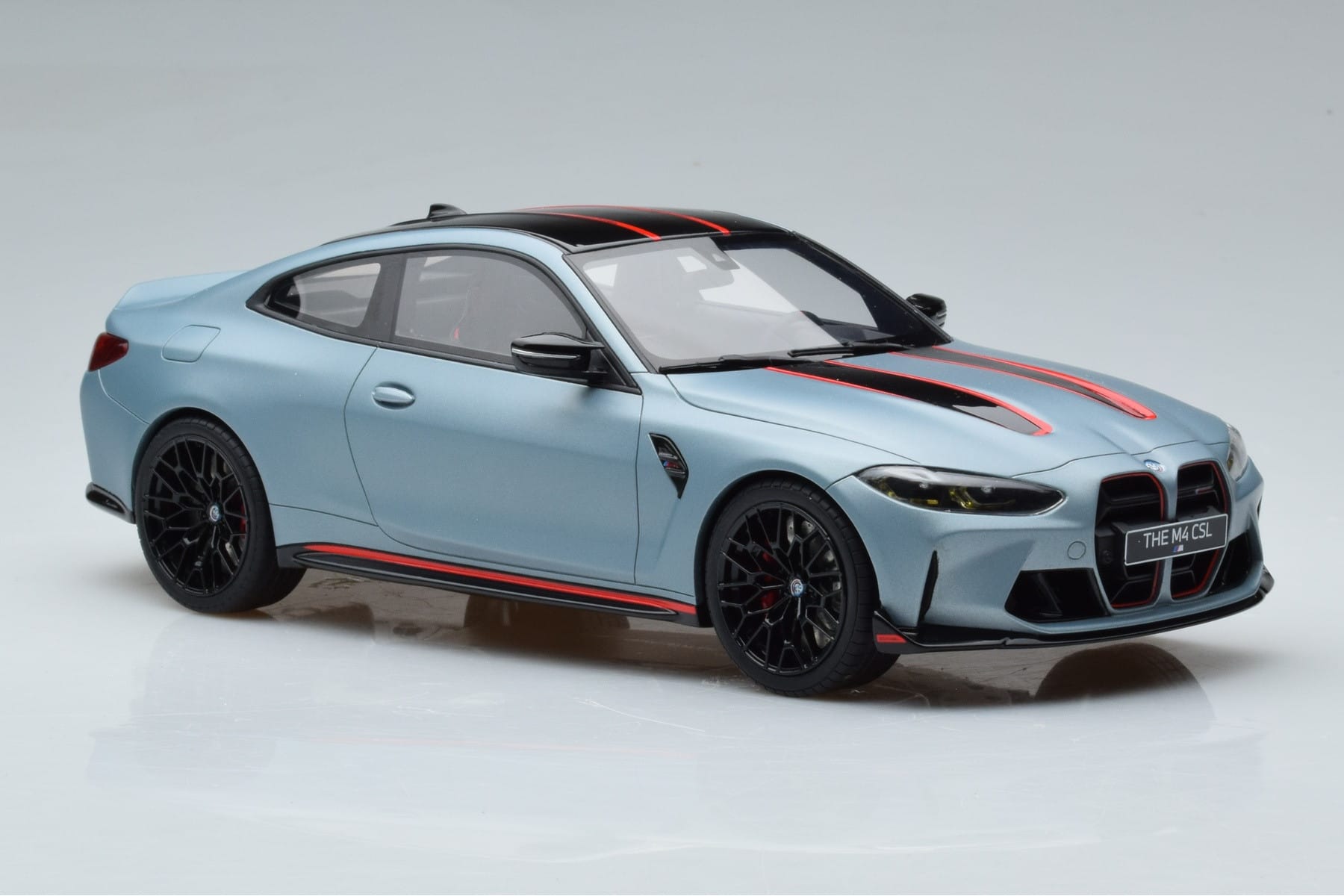 BMW M4 CSL G82 Grau GT Spirit 1:18 GT427 Resin – Bild 4 von 8