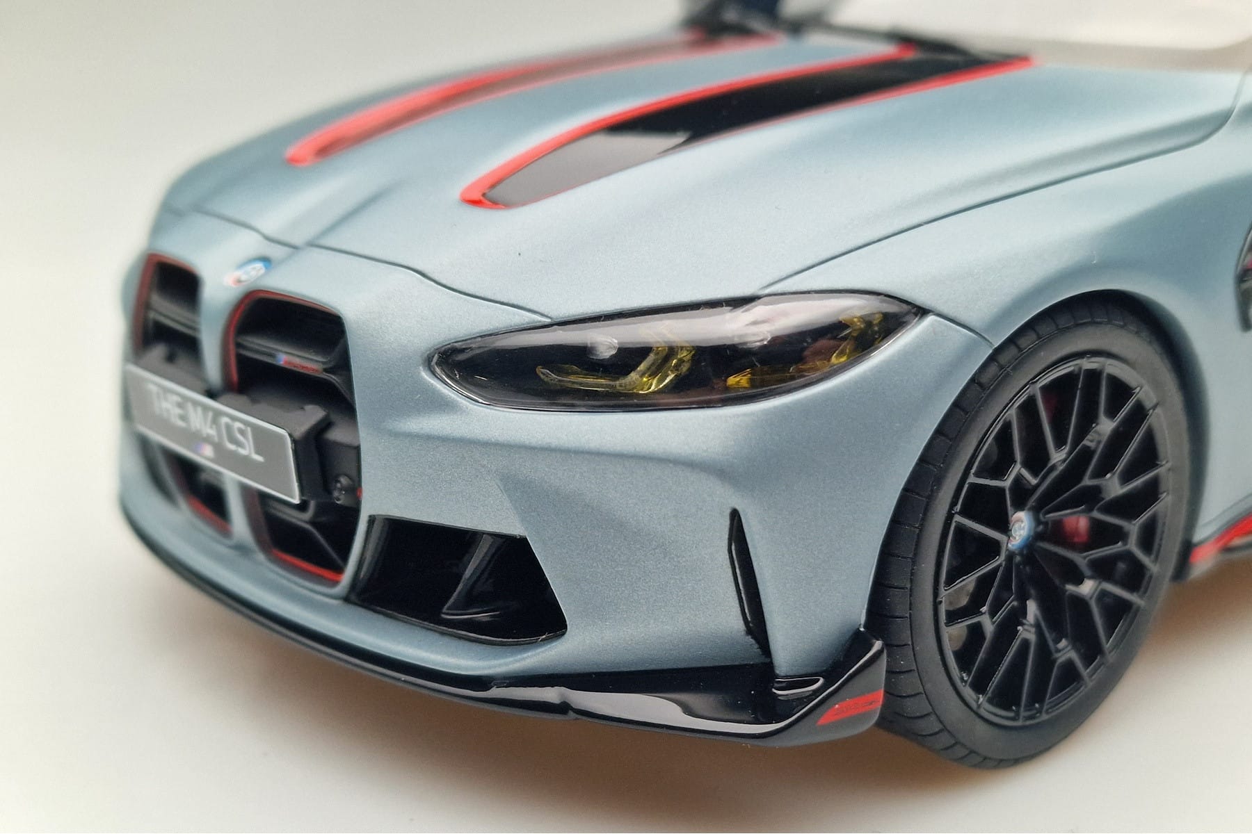 BMW M4 CSL G82 Grau GT Spirit 1:18 GT427 Resin – Bild 6 von 8