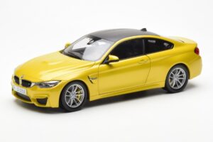 BMW M4 F82 Austin Gelb Metallic Paragon 1:18