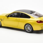 BMW M4 F82 Austin Gelb Metallic Paragon 1:18 - image 7 of 8