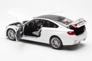 BMW M4 F82 Frozen Brilliant Weiss Paragon 1:18 PA-97101 Metall – Bild 5 von 8