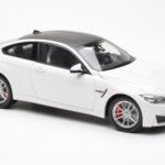 BMW M4 F82 Frozen Brilliant Weiss Paragon 1:18 - image 6 of 8