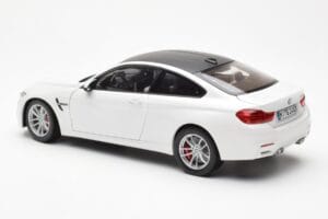 BMW M4 F82 Frozen Brilliant Weiss Paragon 1:18 PA-97101 Metall – Bild 7 von 8