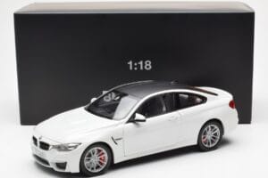 BMW M4 F82 Frozen Brilliant Weiss Paragon 1:18 PA-97101 Metall – Bild 8 von 8