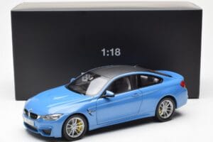 BMW M4 F82 Yas Marina Blau Paragon 1:18 PA-97102 Metall – Bild 8 von 8