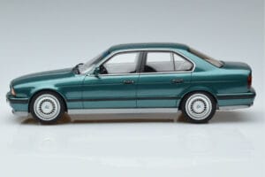 BMW M5 E34 Cecotto Edition Grün Otto 1:18 OT968 Resin – Bild 3 von 6