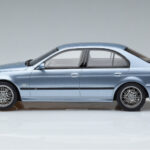 BMW M5 E39 Silverwater Blau Otto 1:18 - image 3 of 6