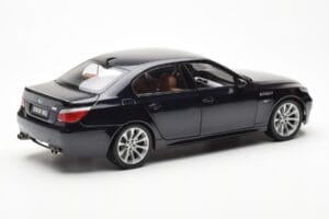 BMW M5 E60 Carbon Schwarz Kyosho 1:18 08593BK Metall – Bild 3 von 8