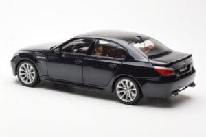 BMW M5 E60 Carbon Schwarz Kyosho 1:18 08593BK Metall – Bild 7 von 8
