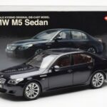 BMW M5 E60 Carbon Schwarz Kyosho 1:18 - image 8 of 8