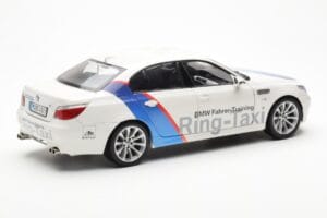 BMW M5 E60 Ring Taxi Nürburgring Kyosho 1:18 08593RT Metall – Bild 3 von 8