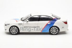 BMW M5 E60 Ring Taxi Nürburgring Kyosho 1:18 08593RT Metall – Bild 4 von 8