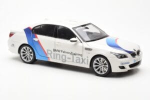 BMW M5 E60 Ring Taxi Nürburgring Kyosho 1:18 08593RT Metall – Bild 6 von 8