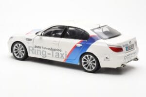 BMW M5 E60 Ring Taxi Nürburgring Kyosho 1:18 08593RT Metall – Bild 7 von 8