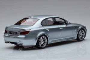 BMW M5 E60 Silber Otto 1:18 OT426 Resin – Bild 2 von 6