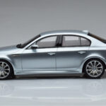 BMW M5 E60 Silber Otto 1:18 - image 3 of 6