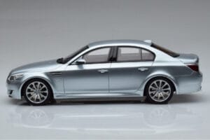 BMW M5 E60 Silber Otto 1:18 OT426 Resin – Bild 3 von 6