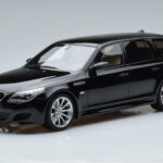 BMW M5 E61 Touring Schwarz Otto 1:18