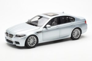 BMW M5 F10 Silverstone Silber Paragon 1:18
