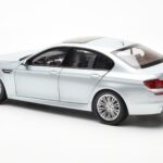 BMW M5 F10 Silverstone Silber Paragon 1:18 - image 7 of 8