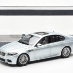 BMW M5 F10 Silverstone Silber Paragon 1:18 - image 8 of 8