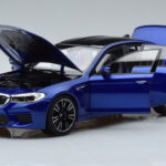 BMW M5 F90 Marina Bay Blau Norev 1:18 - image 2 of 7