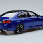 BMW M5 F90 Marina Bay Blau Norev 1:18 - image 3 of 7