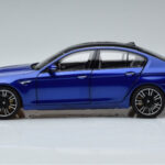 BMW M5 F90 Marina Bay Blau Norev 1:18 - image 4 of 7