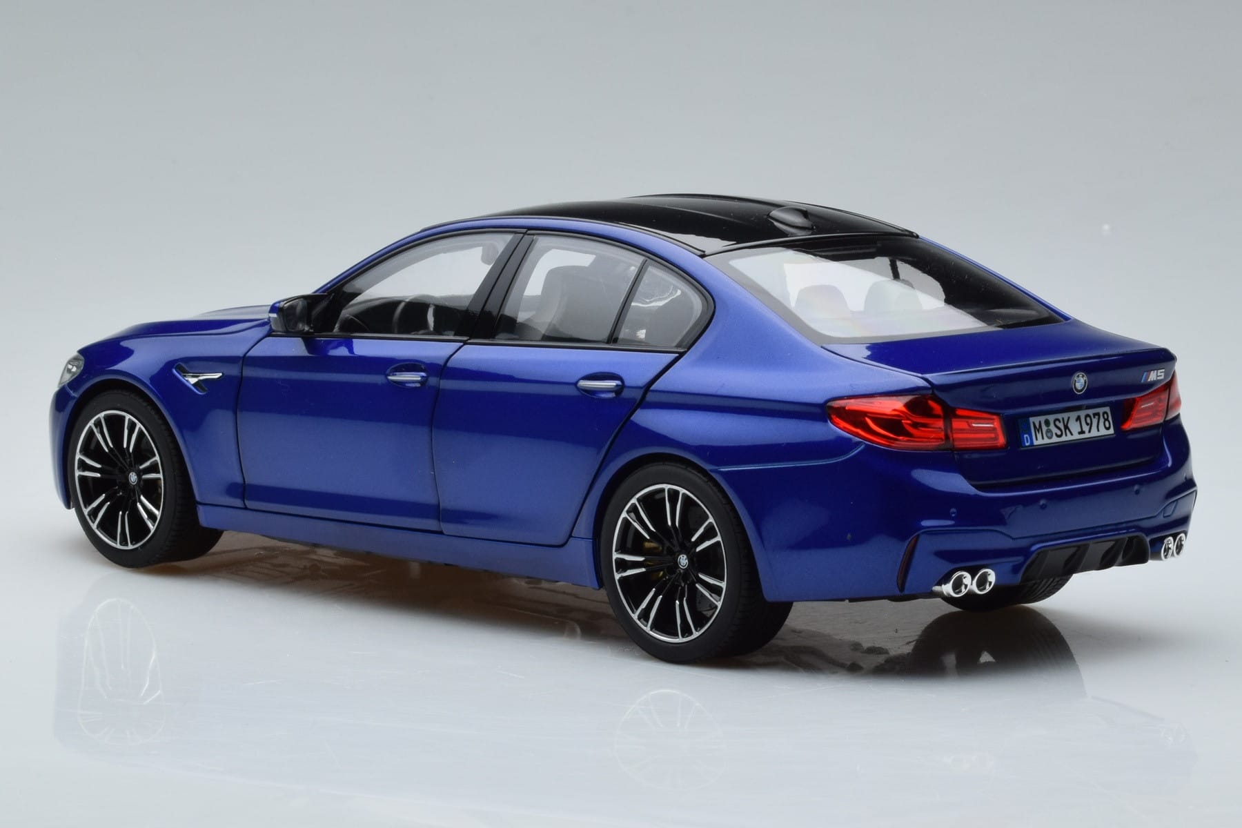 BMW M5 F90 Marina Bay Blau Norev 1:18 80432454783 Metall – Bild 6 von 7