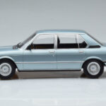BMW M535i E12 Blau Norev 1:18 - image 3 of 6