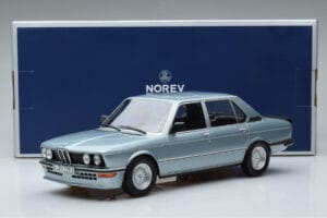 BMW M535i E12 Blau Norev 1:18 183269 Metall – Bild 6 von 6