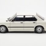 BMW M535i E28 Alpine Weiss AUTOart 1:18 - image 4 of 10