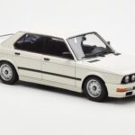 BMW M535i E28 Alpine Weiss AUTOart 1:18 - image 6 of 10