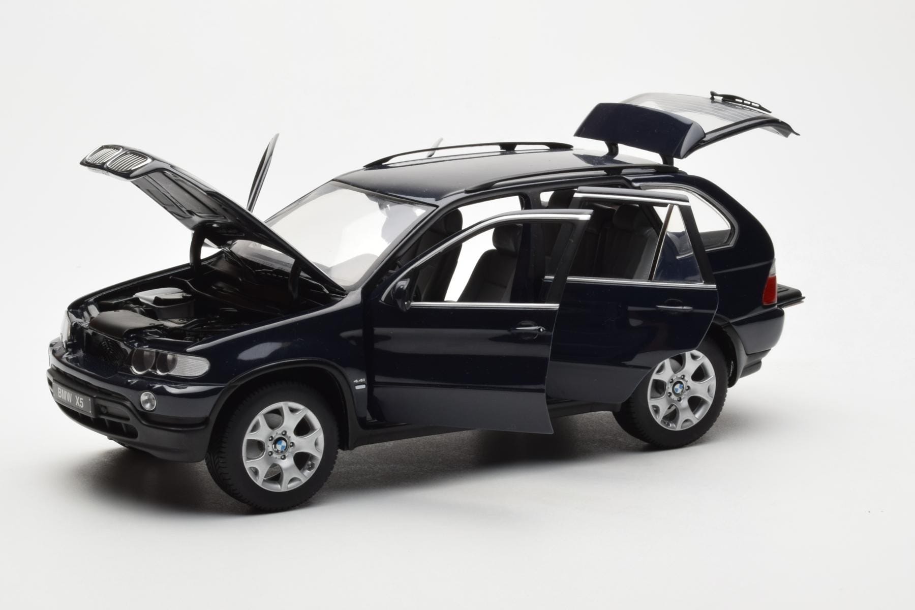 BMW X5 4.4i E53 Dunkel Blau Kyosho 1:18 08521DB Metall – Bild 2 von 8
