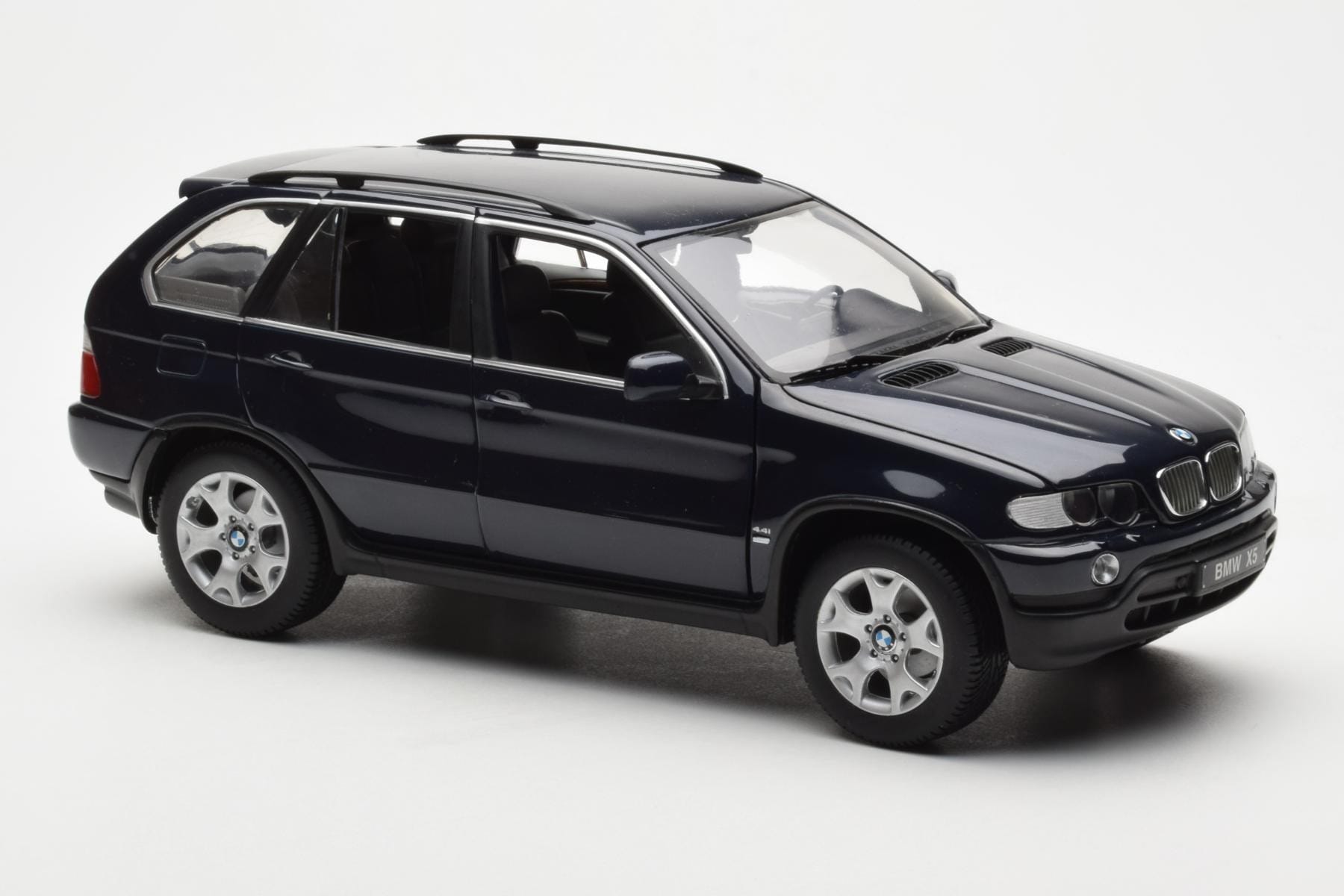 BMW X5 4.4i E53 Dunkel Blau Kyosho 1:18 08521DB Metall – Bild 6 von 8