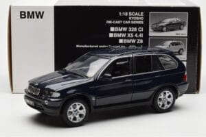 BMW X5 4.4i E53 Dunkel Blau Kyosho 1:18 08521DB Metall – Bild 8 von 8